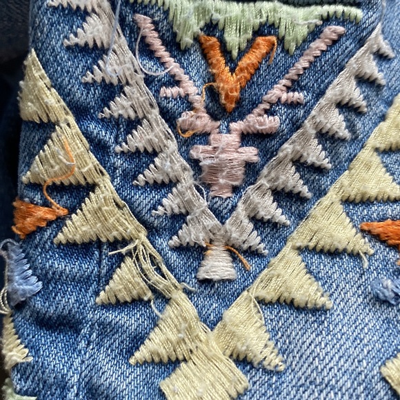 DRIFTWOOD Blue Jeans with Colorful Embroidery - Picture 8 of 12
